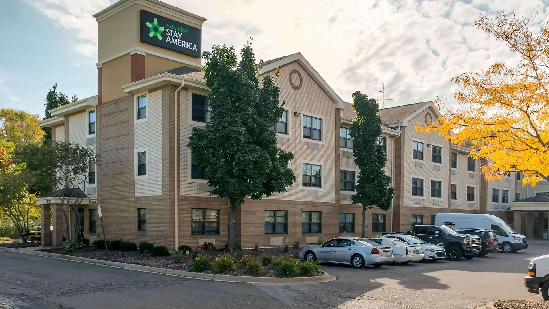 4 Smart Golf Hotels Near Veterans of Foreign Wars 3323 Worth Booking