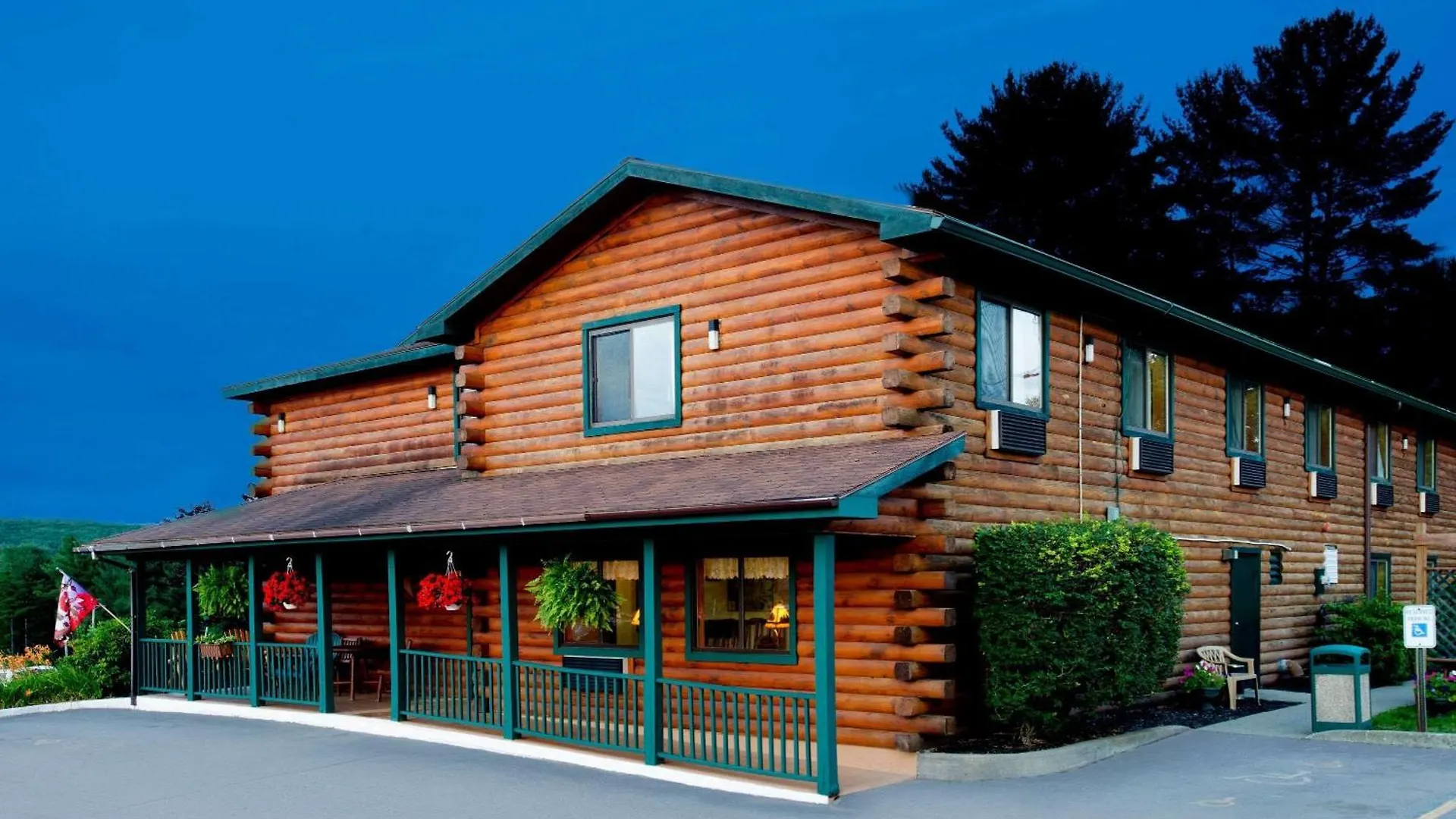 Where to Stay Near Fort William Henry: 4 Top Resorts in Lake George