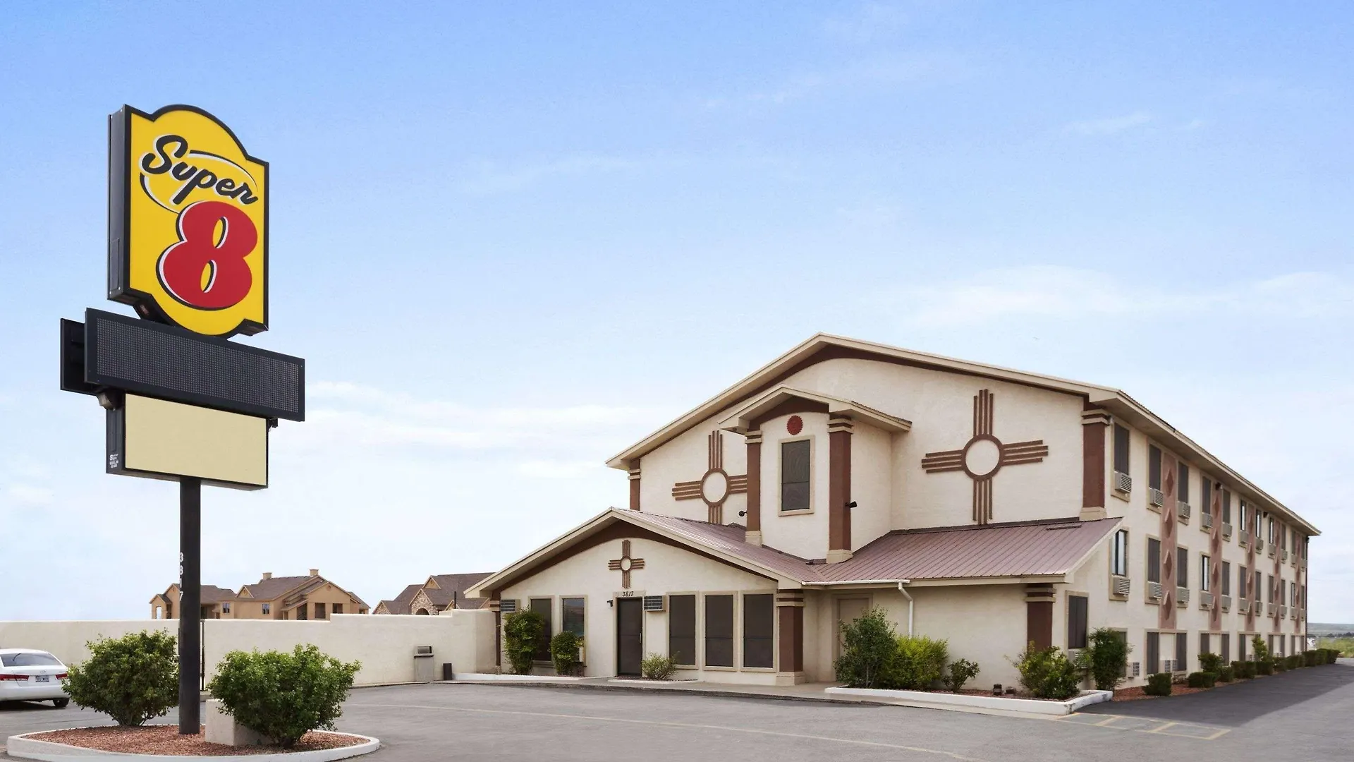 Where to Stay Near Carlsbad Center-Environmental: 5 Airport Hotels