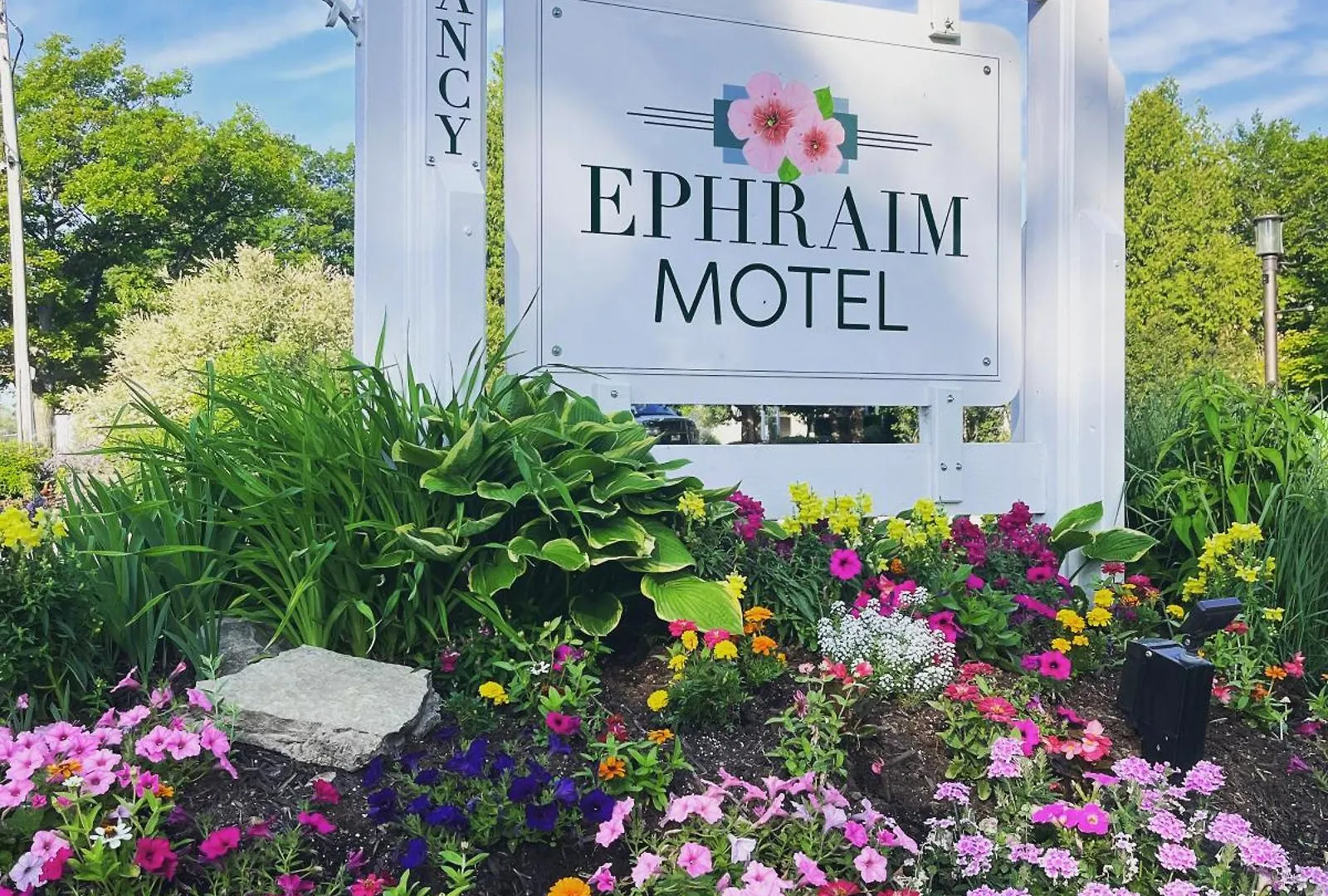 4 Family Hotels Near Pioneer Schoolhouse Worth Booking
