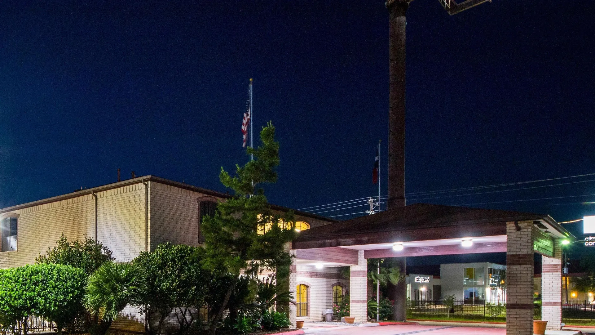 Staying in Texas Wine Country: 4 Resorts Compared